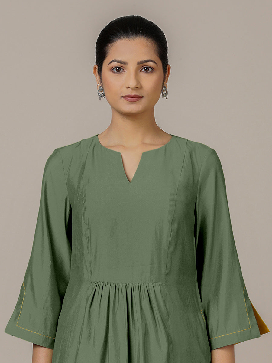 Nimrat x Rozaana Kurta, in Green Viscose, featuring three quarter sleeves and round neck with splitline (view 3).