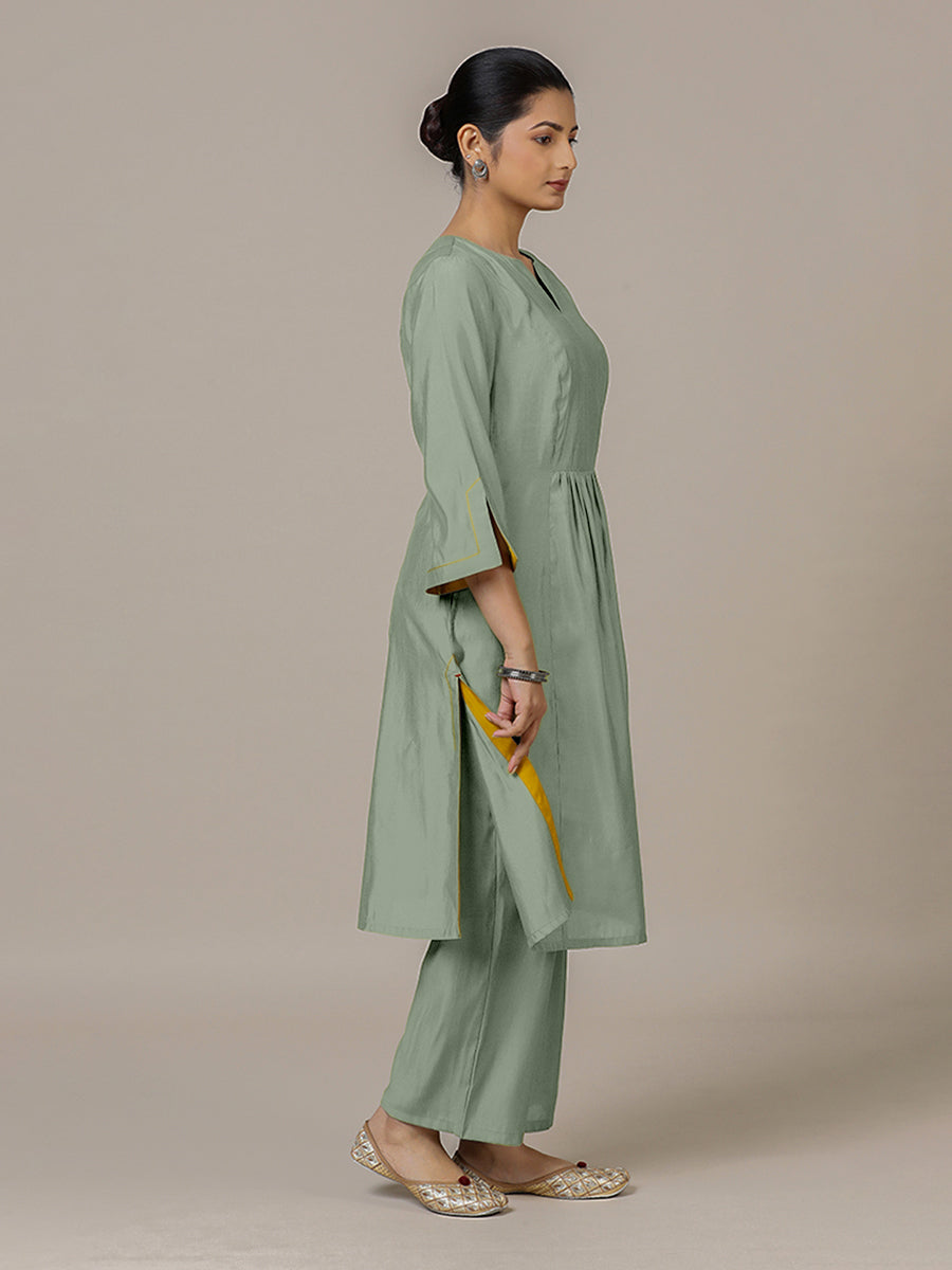 Nimrat x Rozaana Kurta, in Green Viscose, featuring three quarter sleeves and round neck with splitline (view 5).
