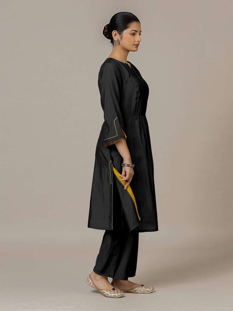 Nimrat x Rozaana Kurta, in Black Viscose, featuring three quarter sleeves and round neck with splitline (view 5).