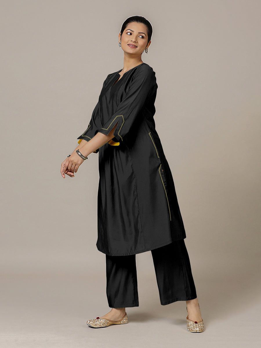 Nimrat x Rozaana Kurta, in Black Viscose, featuring three quarter sleeves and round neck with splitline (view 7).