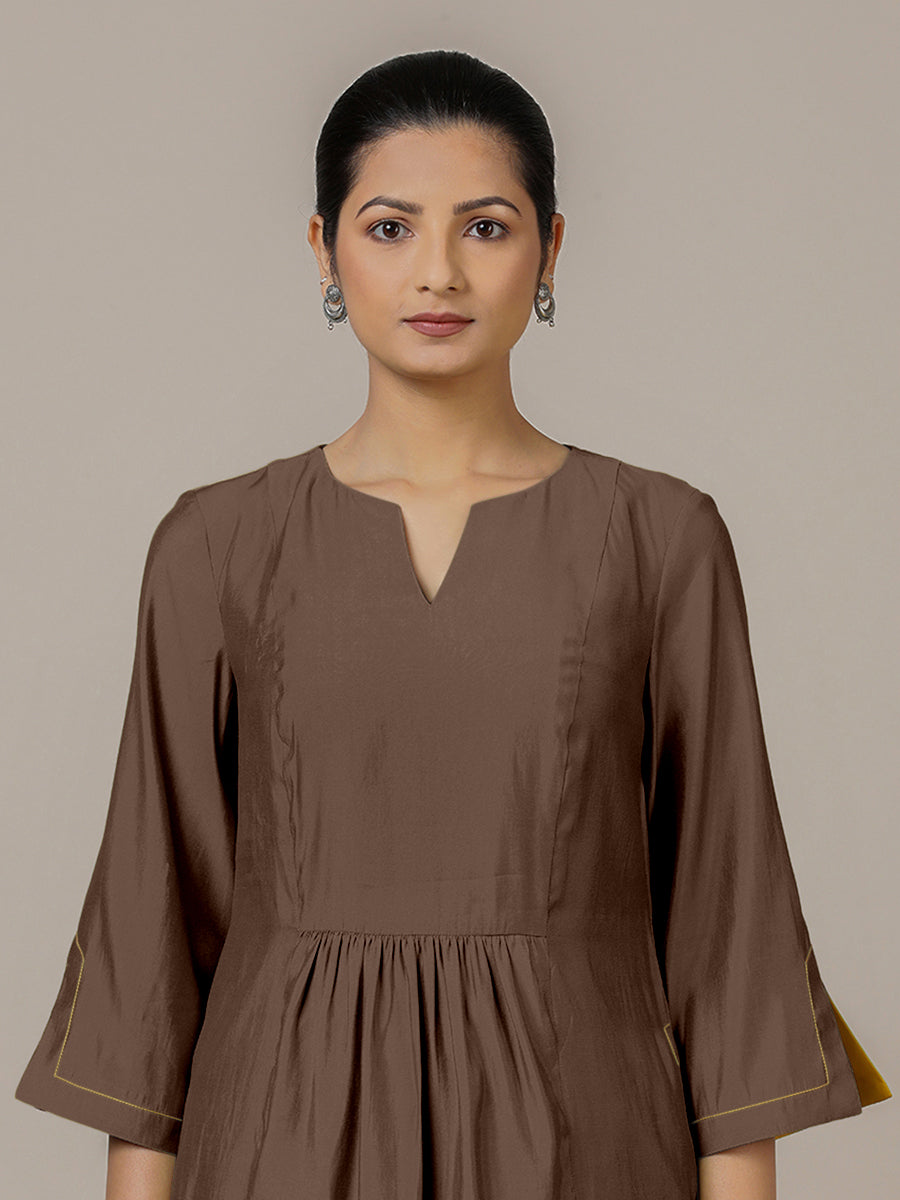 Nimrat x Rozaana Kurta, in Brown Viscose, featuring three quarter sleeves and round neck with splitline (view 3).