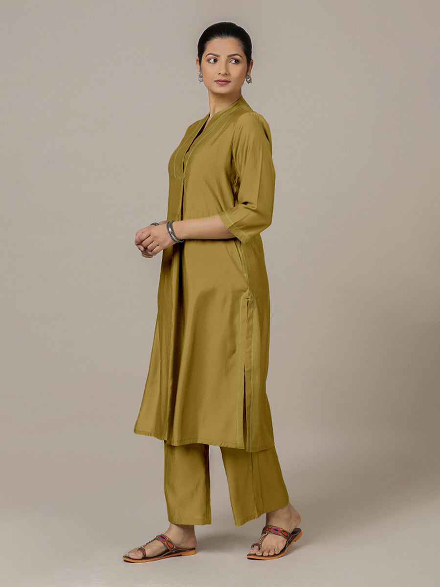 Paakhi x Rozaana Kurta, in Yellow Viscose, featuring three quarter sleeves and round neck with splitline (view 7).