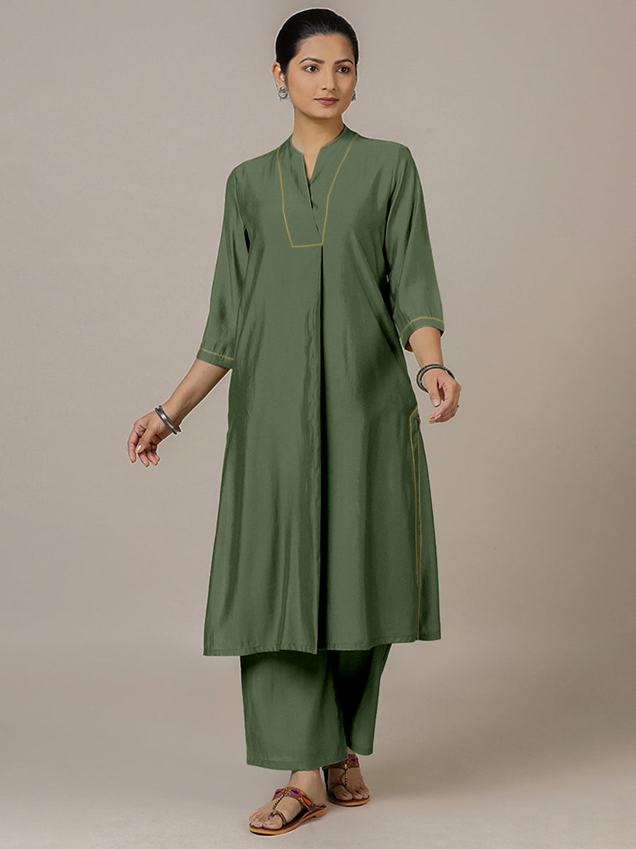 Paakhi x Rozaana Kurta, in Green Viscose, featuring three quarter sleeves and round neck with splitline (view 6).