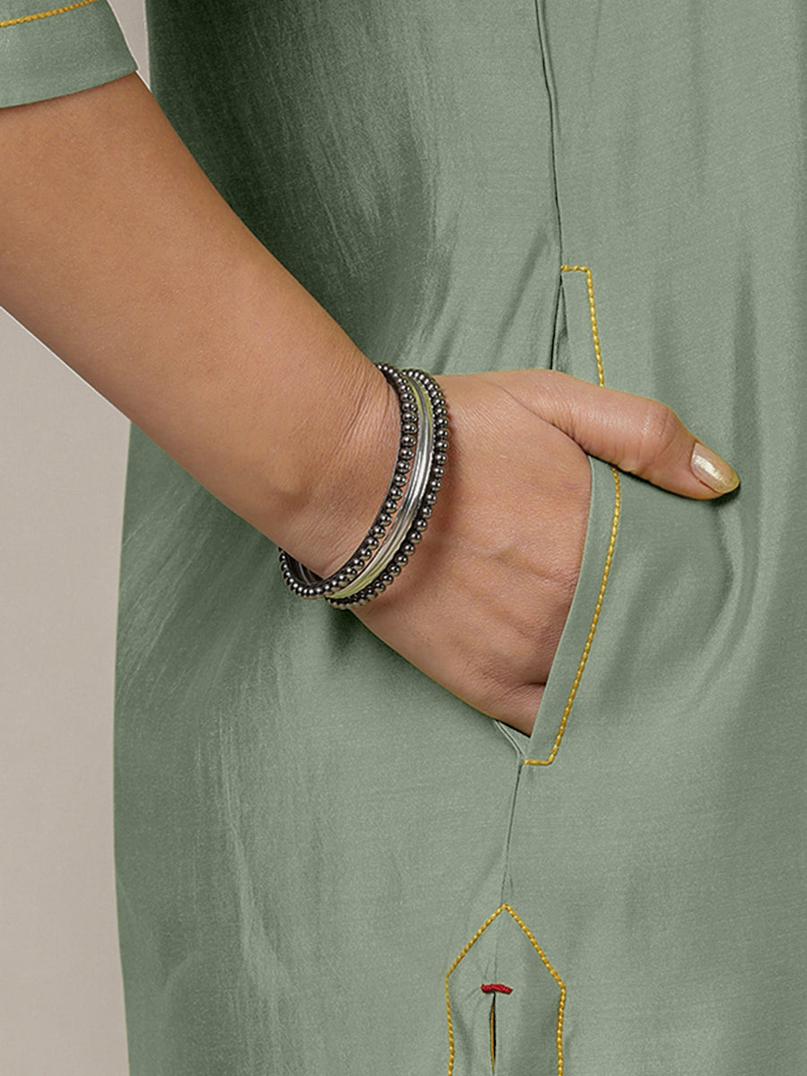 Paakhi x Rozaana Kurta, in Green Viscose, featuring three quarter sleeves and round neck with splitline (view 5).
