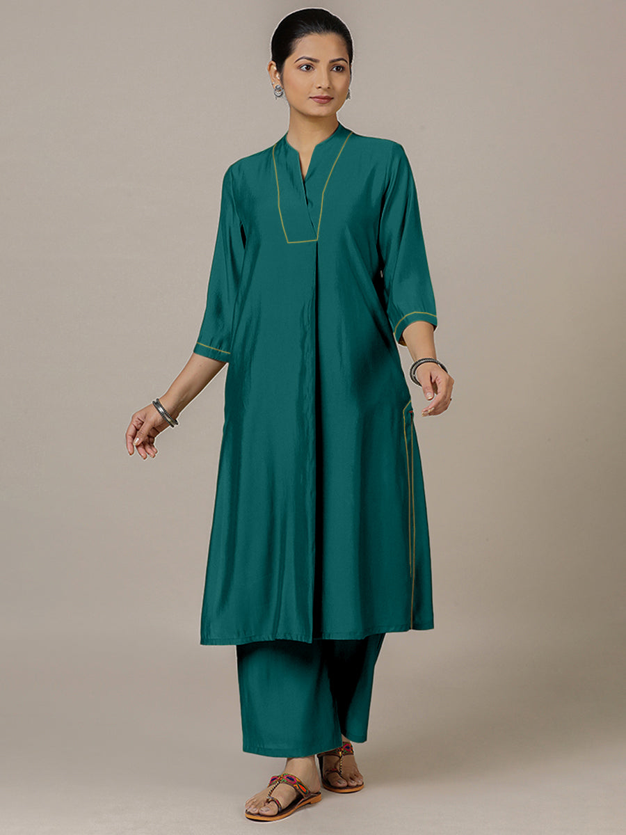 Paakhi x Rozaana Kurta, in Green Viscose, featuring three quarter sleeves and round neck with splitline (view 6).