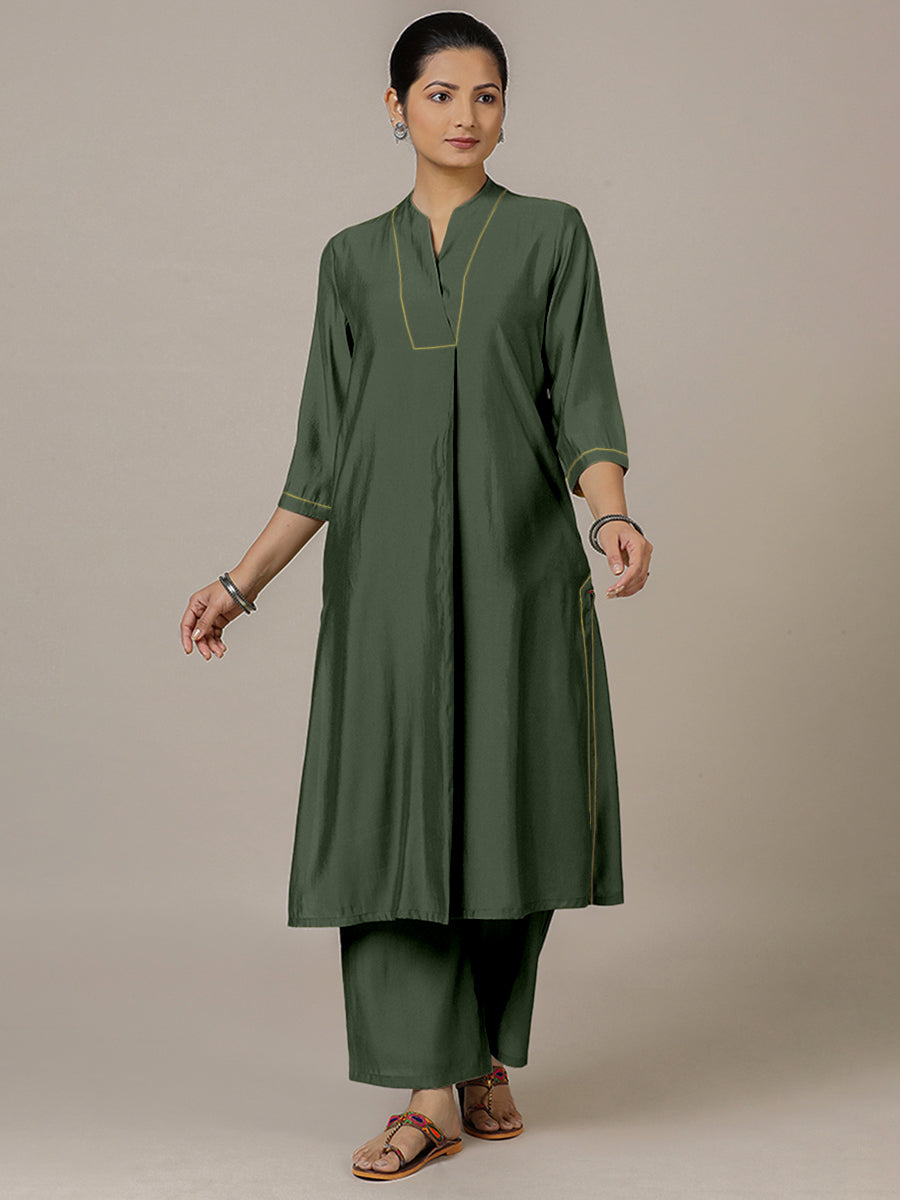 Paakhi x Rozaana Kurta, in Green Viscose, featuring three quarter sleeves and round neck with splitline (view 6).