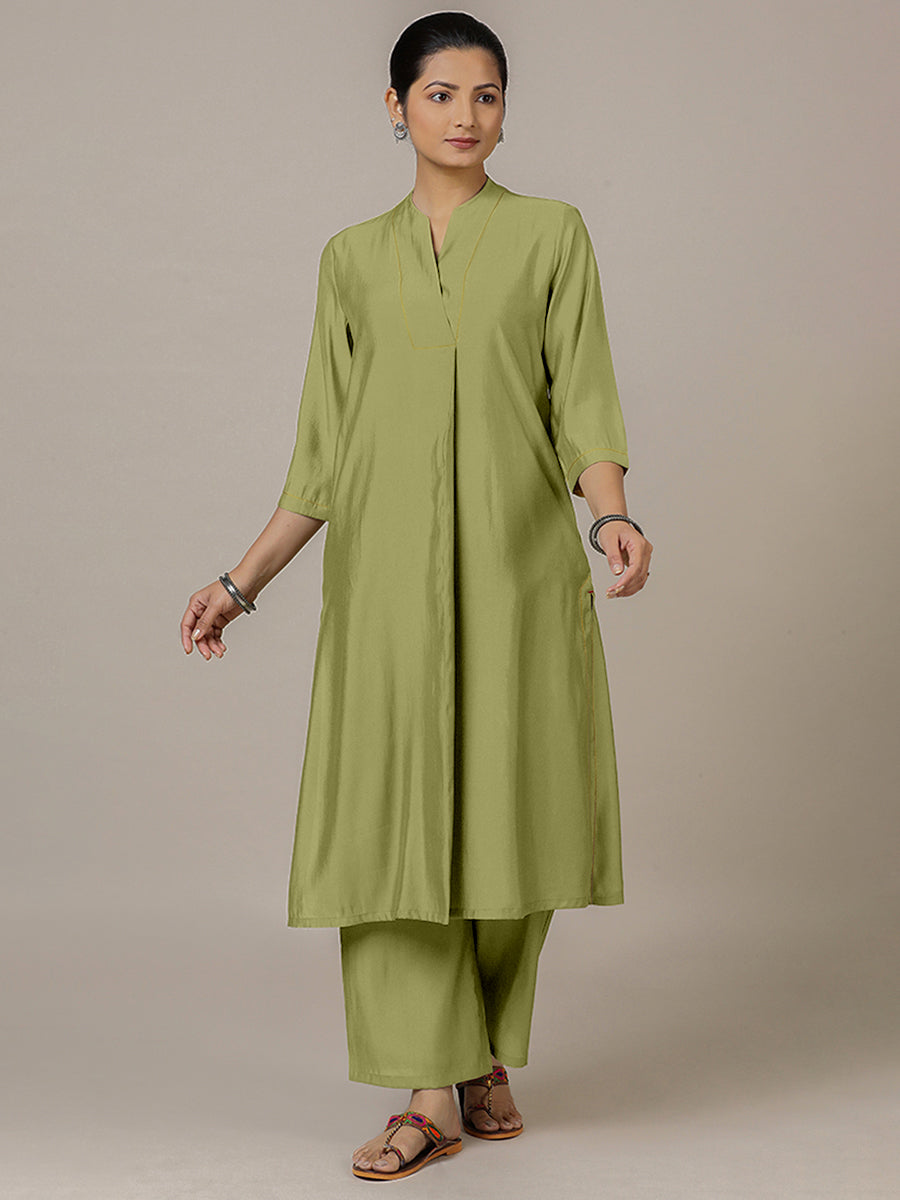 Paakhi x Rozaana Kurta, in Green Viscose, featuring three quarter sleeves and round neck with splitline (view 6).