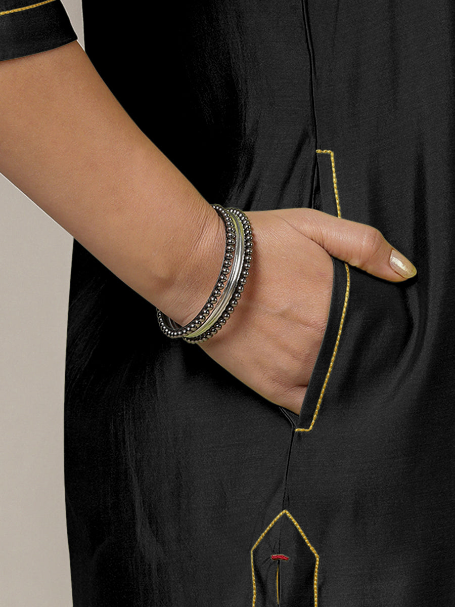 Paakhi x Rozaana Kurta, in Black Viscose, featuring three quarter sleeves and round neck with splitline (view 5).