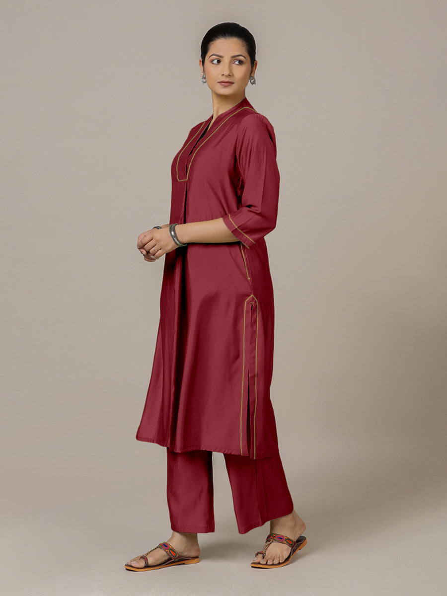 Paakhi x Rozaana Kurta, in Red Viscose, featuring three quarter sleeves and round neck with splitline, made for daily & work.