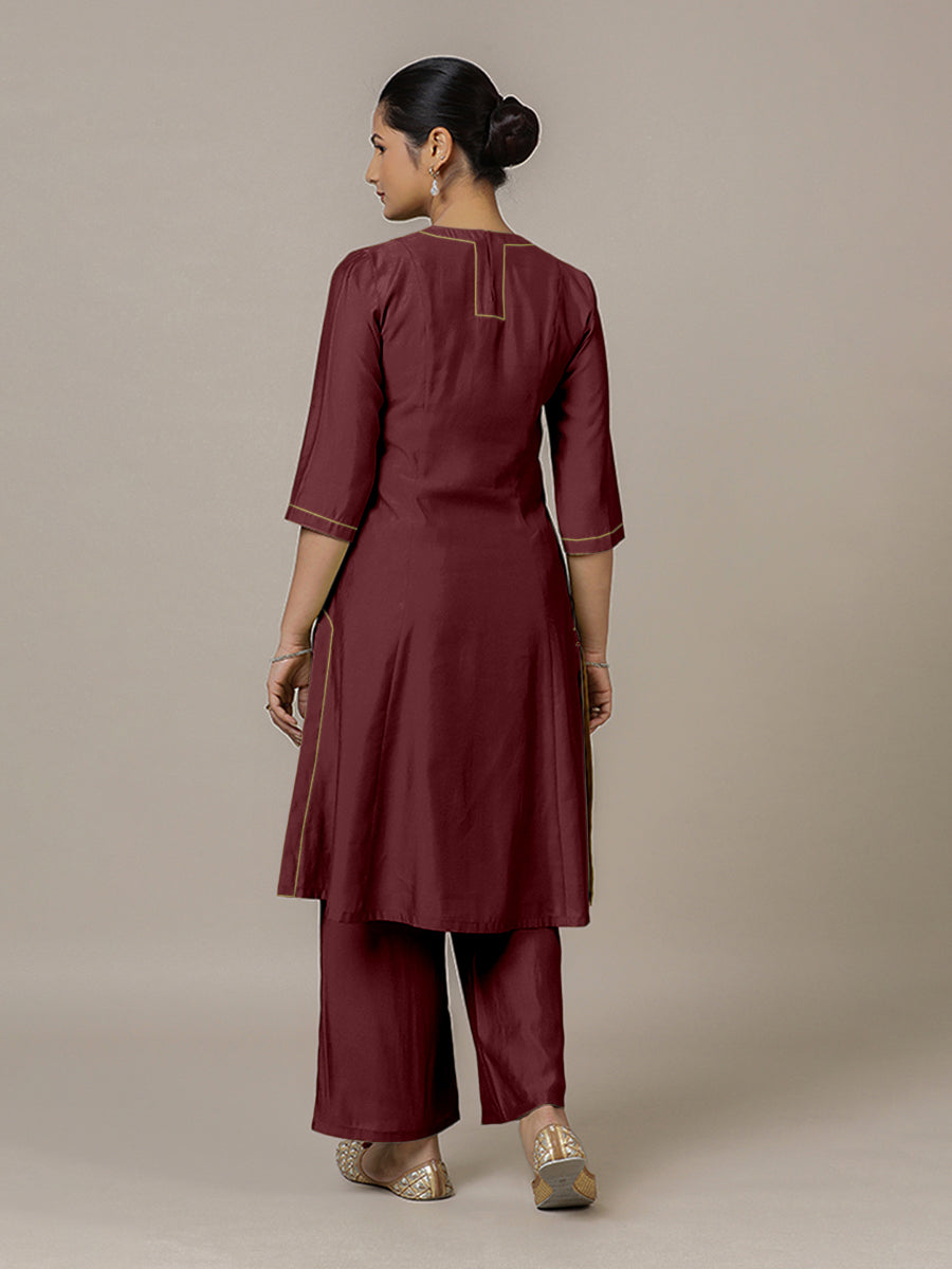Piya x Rozaana Kurta, in Maroon Viscose, featuring three quarter sleeves and v-neckline, made for daily & work (view 2).