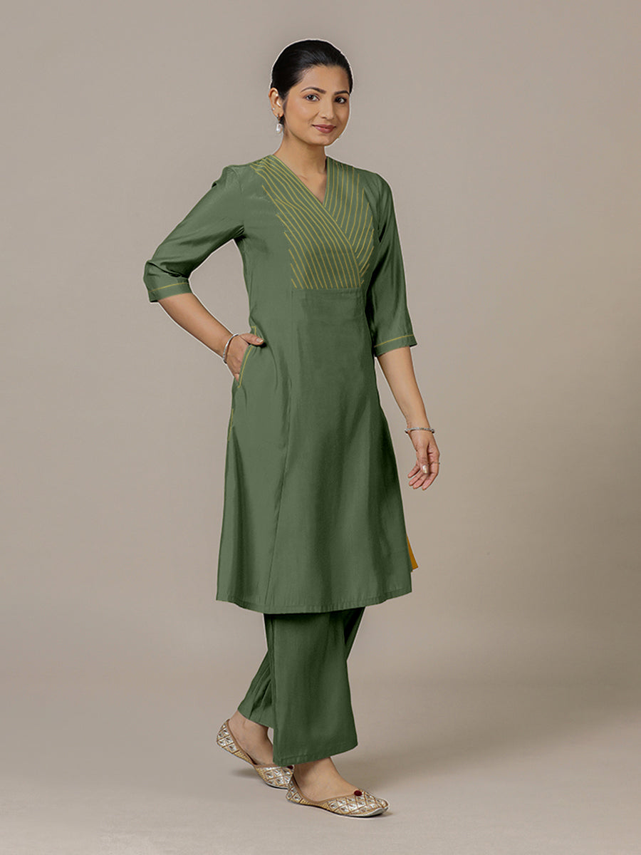 Piya x Rozaana Kurta, in Green Viscose, featuring three quarter sleeves and v-neckline, made for daily & work.
