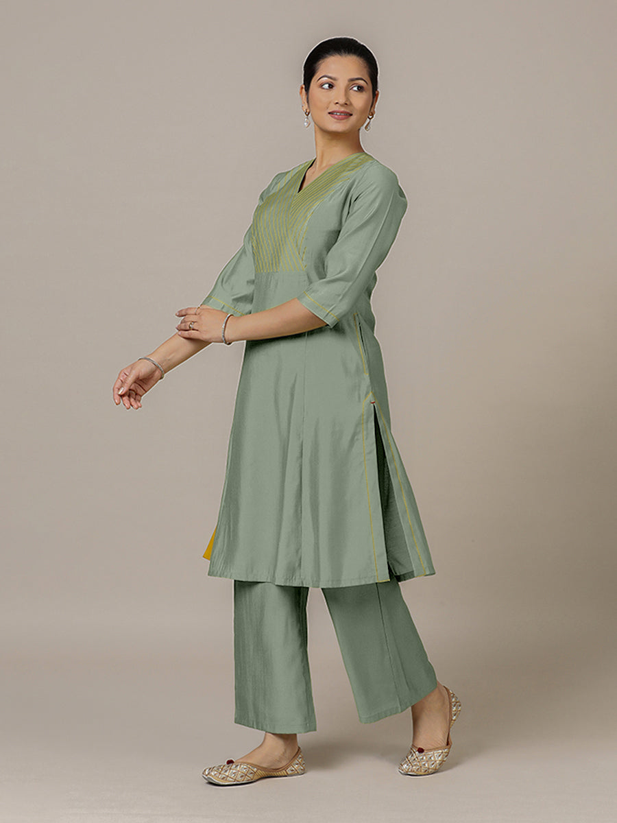 Piya x Rozaana Kurta, in Green Viscose, featuring three quarter sleeves and v-neckline, made for daily & work (view 7).