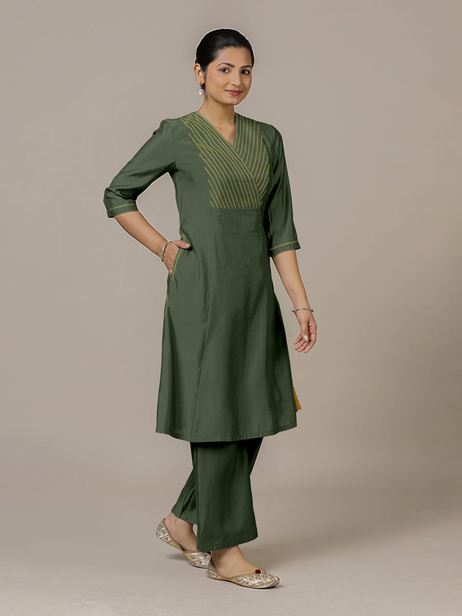 Piya x Rozaana Kurta, in Green Viscose, featuring three quarter sleeves and v-neckline, made for daily & work.