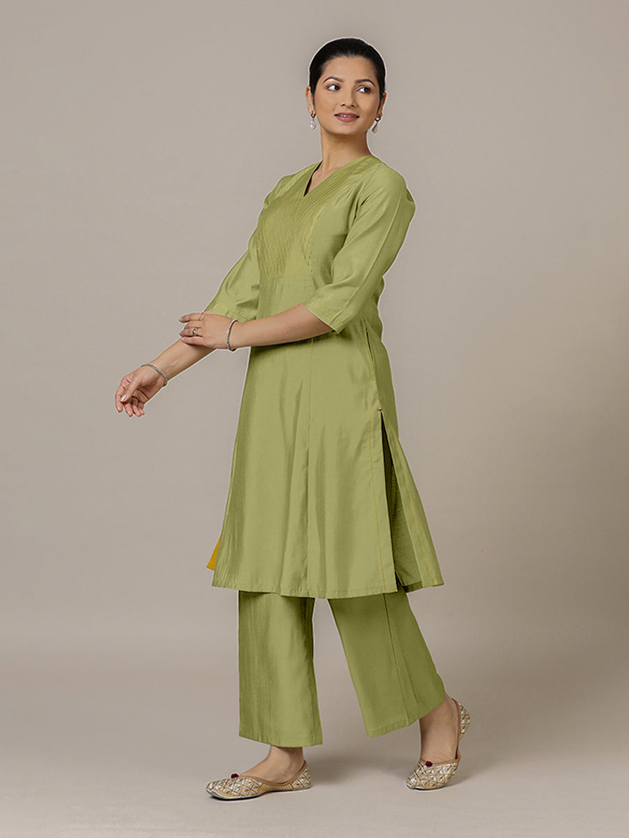 Piya x Rozaana Kurta, in Green Viscose, featuring three quarter sleeves and v-neckline, made for daily & work (view 7).