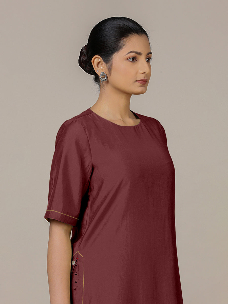 Riya x Rozaana Kurta, in Maroon Viscose, featuring elbow sleeves and jewel neckline, made for daily & work (view 5).