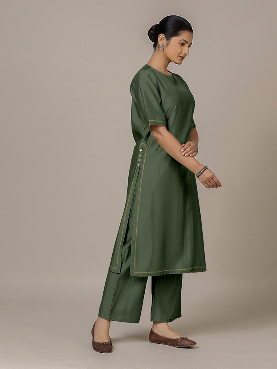 Riya x Rozaana Kurta, in Green Viscose, featuring elbow sleeves and jewel neckline, made for daily & work (view 7).