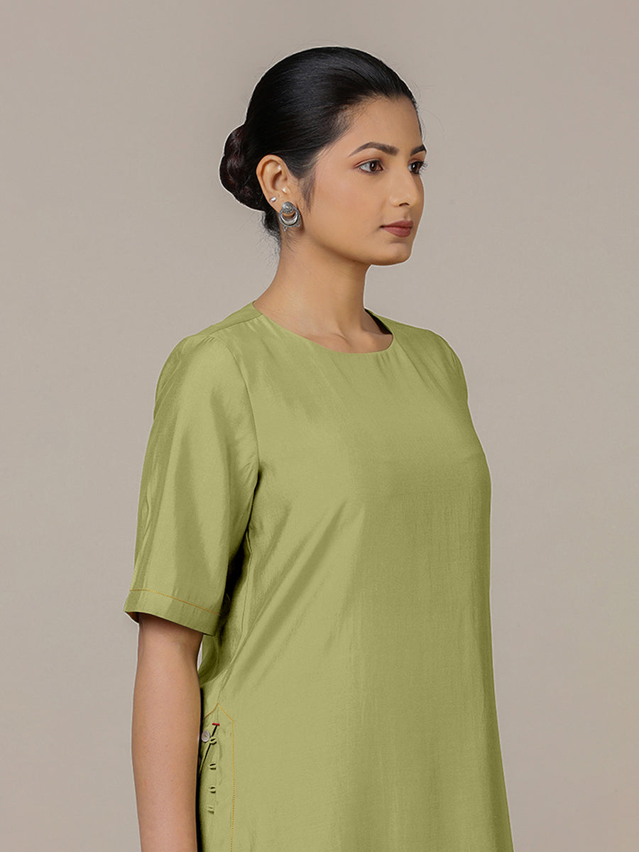 Riya x Rozaana Kurta, in Green Viscose, featuring elbow sleeves and jewel neckline, made for daily & work (view 4).