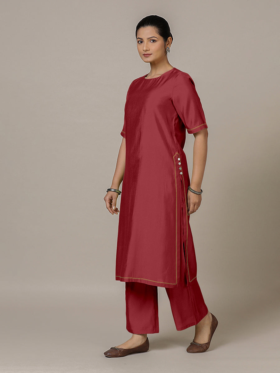 Riya x Rozaana Kurta, in Red Viscose, featuring elbow sleeves and jewel neckline, made for daily & work (view 7).