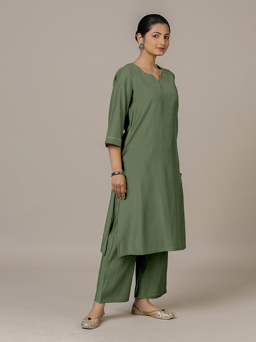 Sadaf x Rozaana Kurta, in Green Viscose, featuring three quarter sleeves and round neck with splitline (view 7).