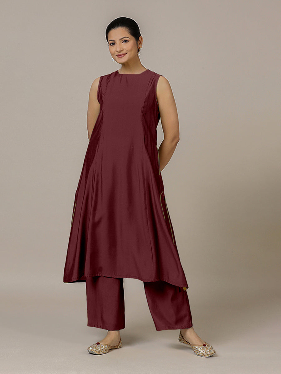 Sameera x Rozaana Kurta, in Maroon Viscose, featuring sleeveless and jewel neckline, made for daily & work (view 6).