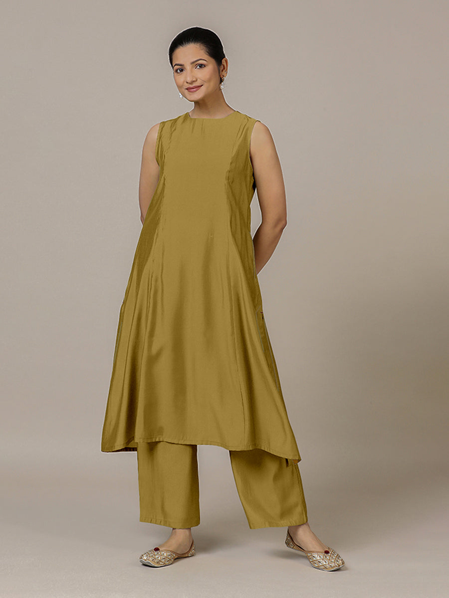 Sameera x Rozaana Kurta, in Yellow Viscose, featuring sleeveless and jewel neckline, made for daily & work (view 6).