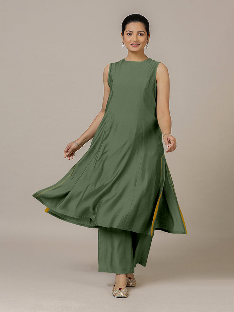 Sameera x Rozaana Kurta, in Green Viscose, featuring sleeveless and jewel neckline, made for daily & work (view 6).