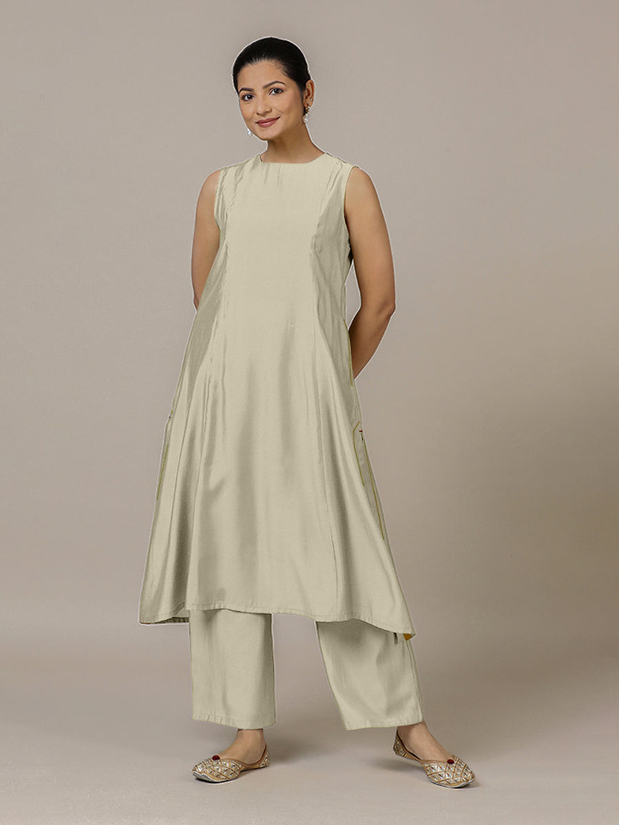 Sameera x Rozaana Kurta, in Cream Viscose, featuring sleeveless and jewel neckline, made for daily & work (view 7).