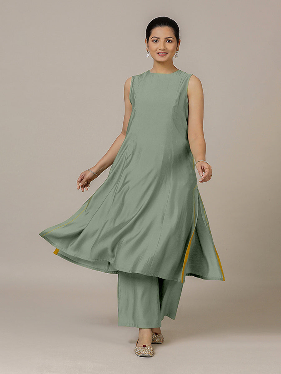 Sameera x Rozaana Kurta, in Green Viscose, featuring sleeveless and jewel neckline, made for daily & work (view 5).