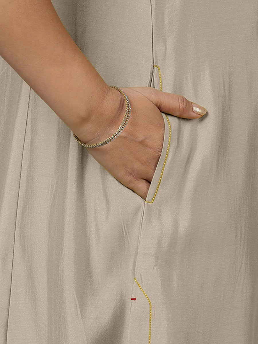 Sameera x Rozaana Kurta, in Grey Viscose, featuring sleeveless and jewel neckline, made for daily & work (view 4).