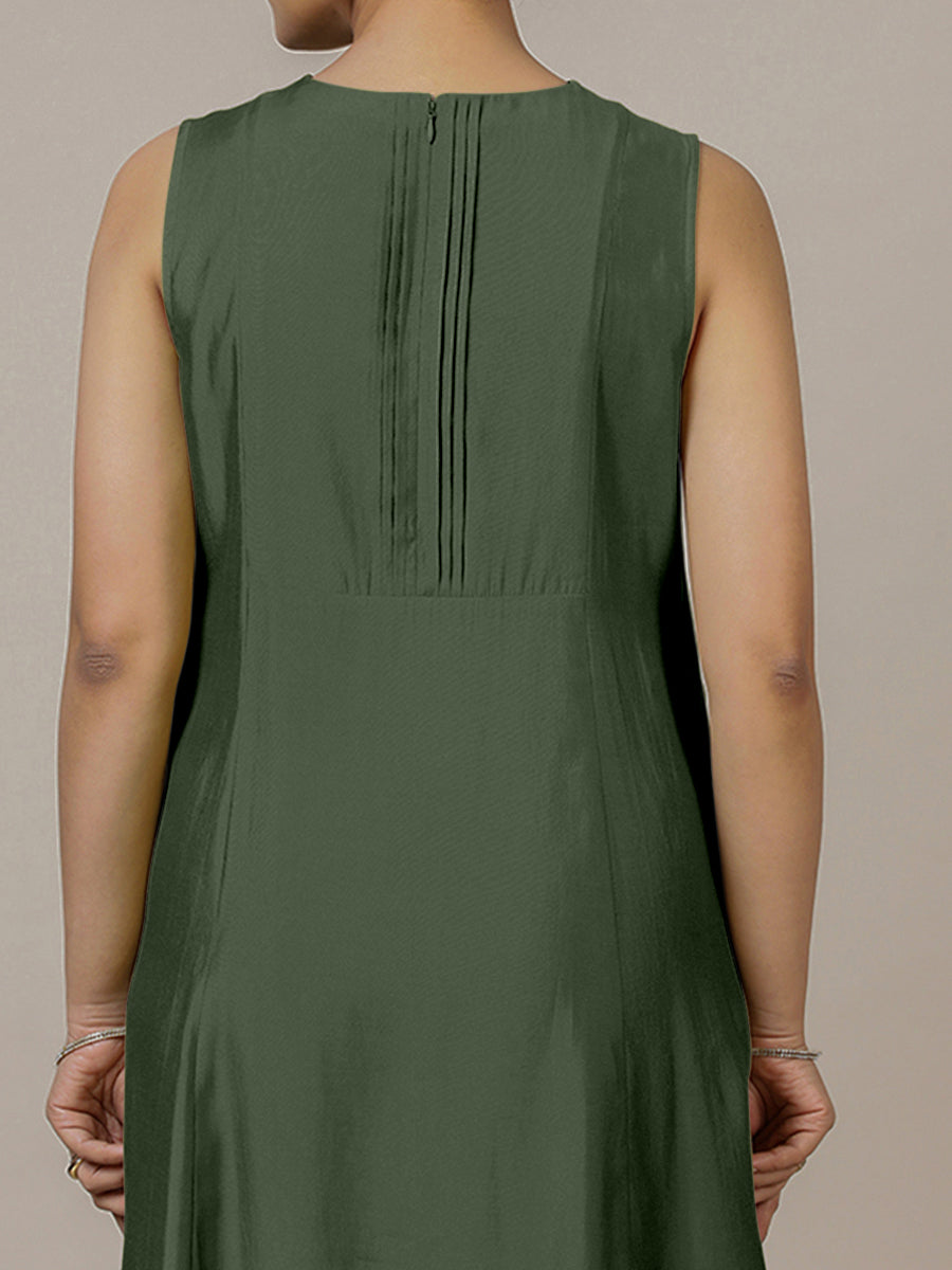 Sameera x Rozaana Kurta, in Green Viscose, featuring sleeveless and jewel neckline, made for daily & work (view 3).
