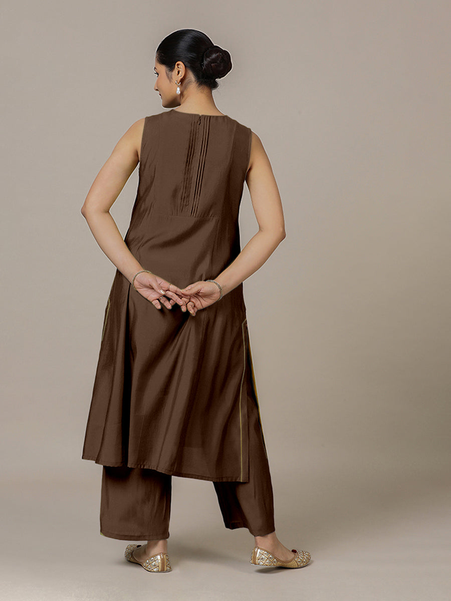Sameera x Rozaana Kurta, in Brown Viscose, featuring sleeveless and jewel neckline, made for daily & work (view 2).