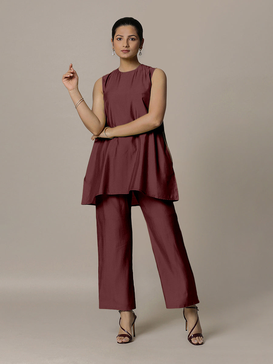 Sana x Rozaana Kurta, in Maroon Viscose, featuring sleeveless and jewel neckline, made for daily & work (view 4).