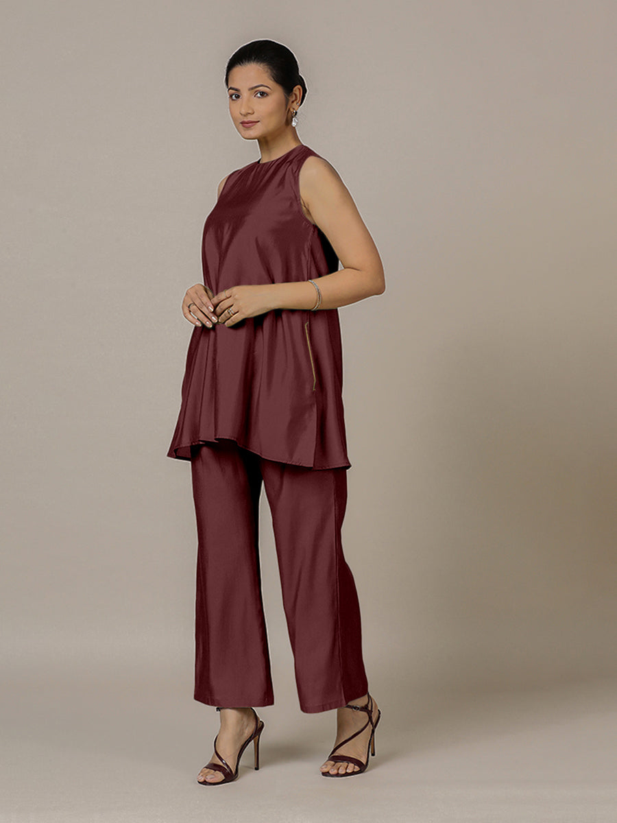 Sana x Rozaana Kurta, in Maroon Viscose, featuring sleeveless and jewel neckline, made for daily & work (view 5).