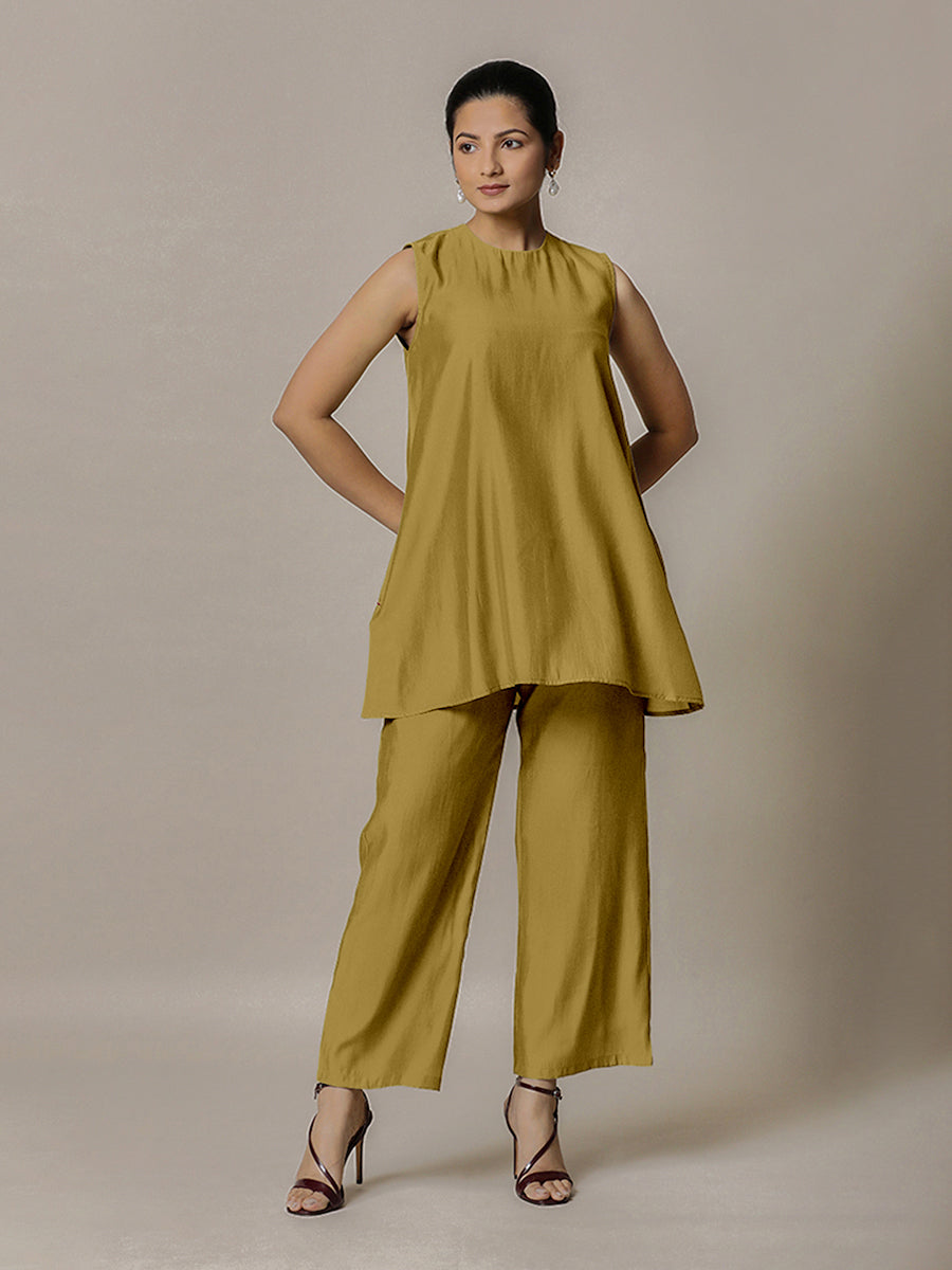 Sana x Rozaana Kurta, in Yellow Viscose, featuring sleeveless and jewel neckline, made for daily & work (view 4).