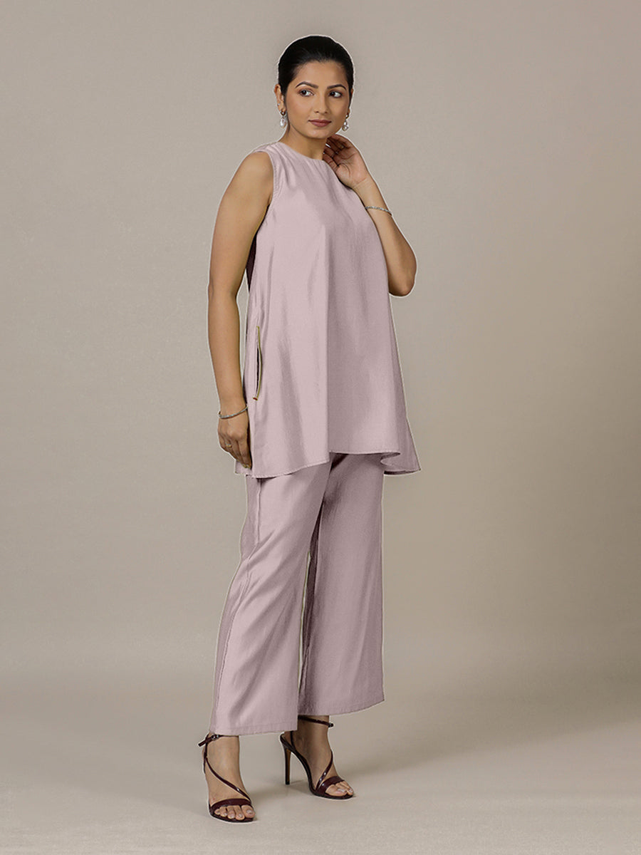 Sana x Rozaana Kurta, in Purple Viscose, featuring sleeveless and jewel neckline, made for daily & work.