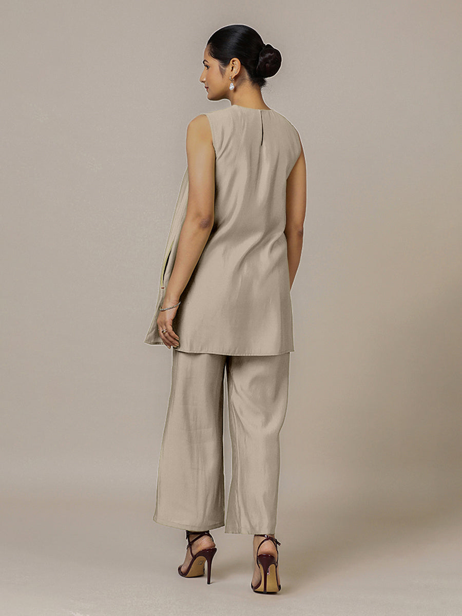 Sana x Rozaana Kurta, in Grey Viscose, featuring sleeveless and jewel neckline, made for daily & work (view 2).