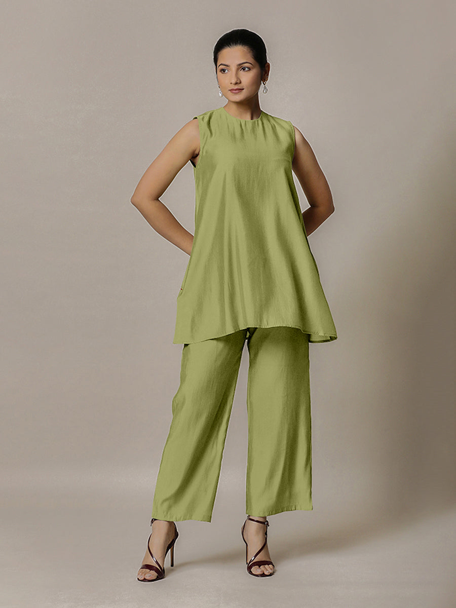 Sana x Rozaana Kurta, in Green Viscose, featuring sleeveless and jewel neckline, made for daily & work (view 4).