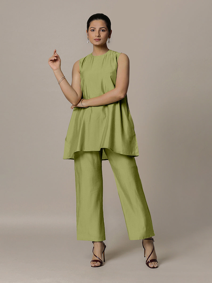 Sana x Rozaana Kurta, in Green Viscose, featuring sleeveless and jewel neckline, made for daily & work (view 5).