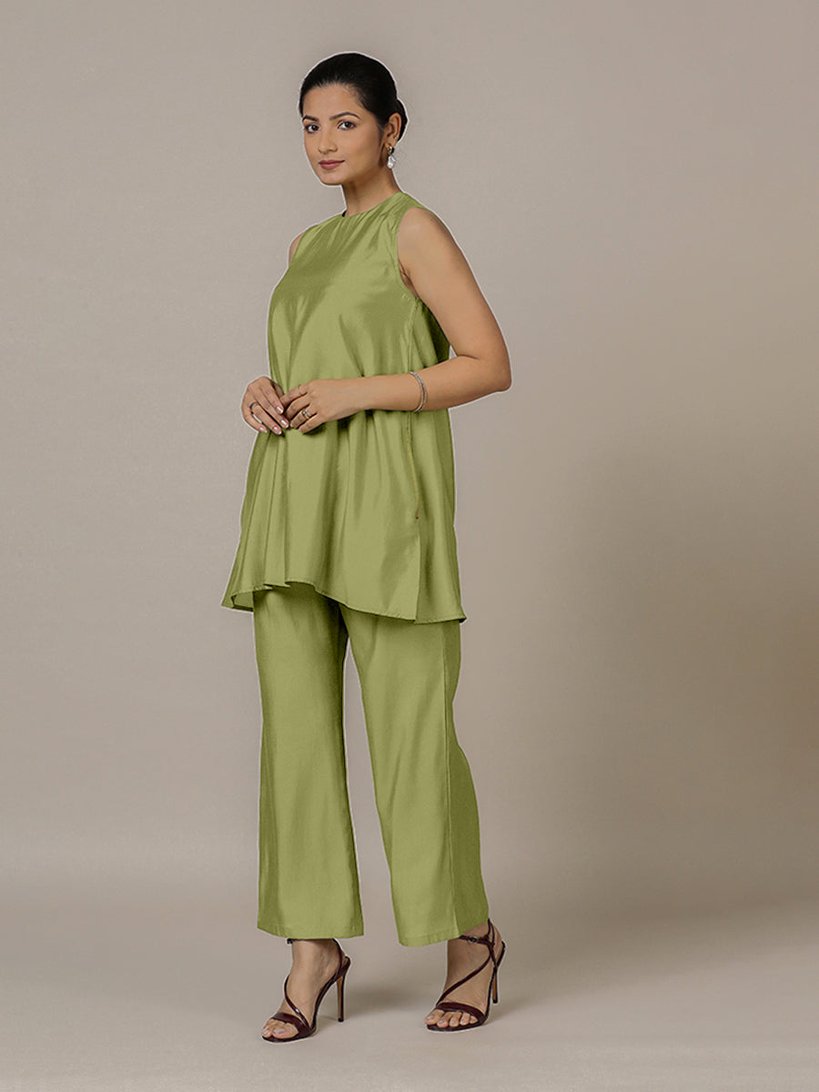 Sana x Rozaana Kurta, in Green Viscose, featuring sleeveless and jewel neckline, made for daily & work (view 6).