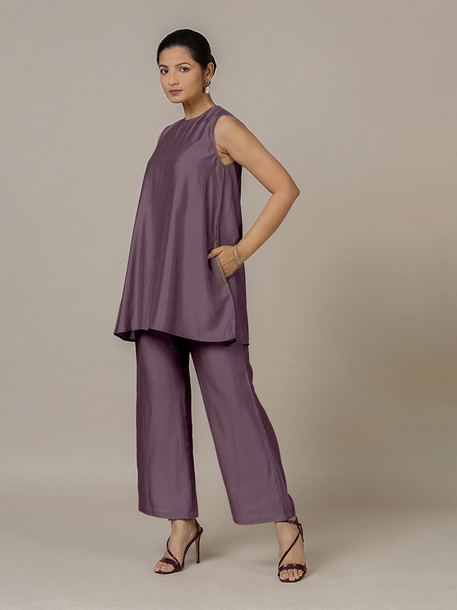 Sana x Rozaana Kurta, in Purple Viscose, featuring sleeveless and jewel neckline, made for daily & work.