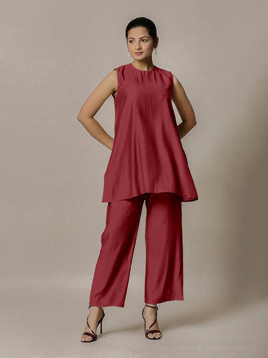 Sana x Rozaana Kurta, in Red Viscose, featuring sleeveless and jewel neckline, made for daily & work (view 4).