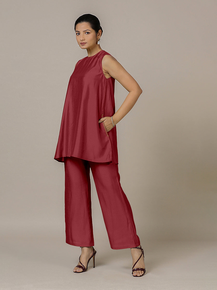 Sana x Rozaana Kurta, in Red Viscose, featuring sleeveless and jewel neckline, made for daily & work (view 6).