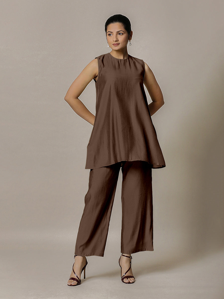 Sana x Rozaana Kurta, in Brown Viscose, featuring sleeveless and jewel neckline, made for daily & work (view 4).