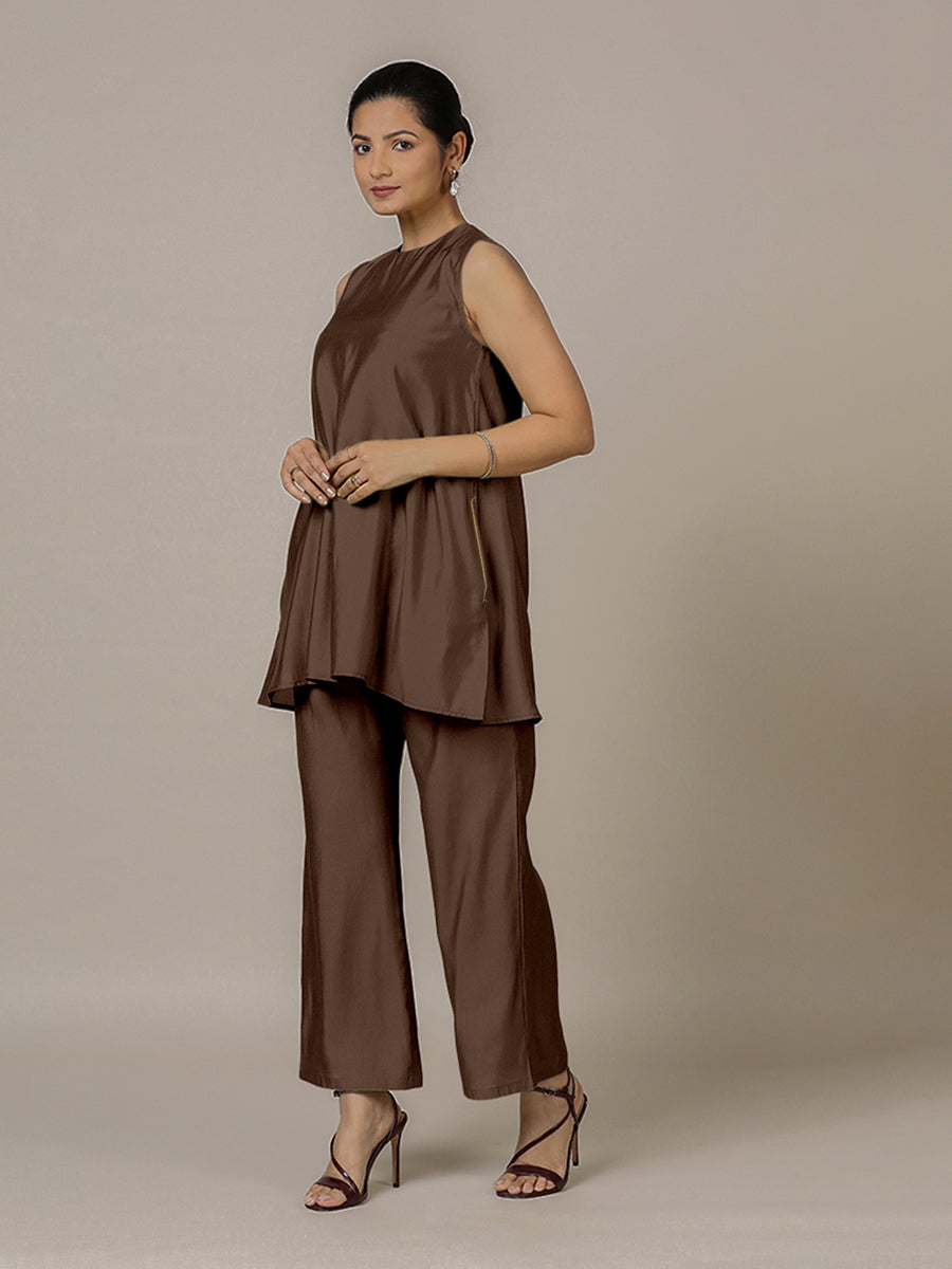 Sana x Rozaana Kurta, in Brown Viscose, featuring sleeveless and jewel neckline, made for daily & work (view 6).