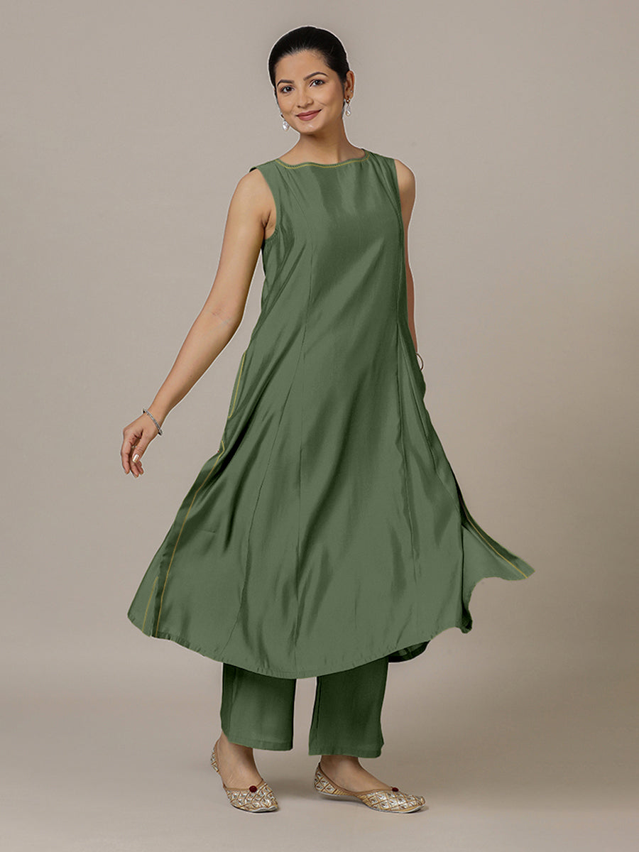 Sarah x Rozaana Kurta, in Green Viscose, featuring sleeveless and boat neckline, made for daily & work.