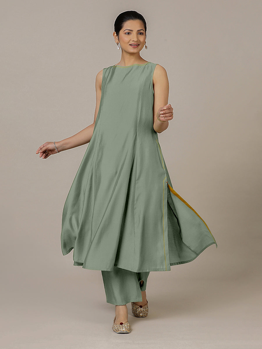Sarah x Rozaana Kurta, in Green Viscose, featuring sleeveless and boat neckline, made for daily & work (view 5).
