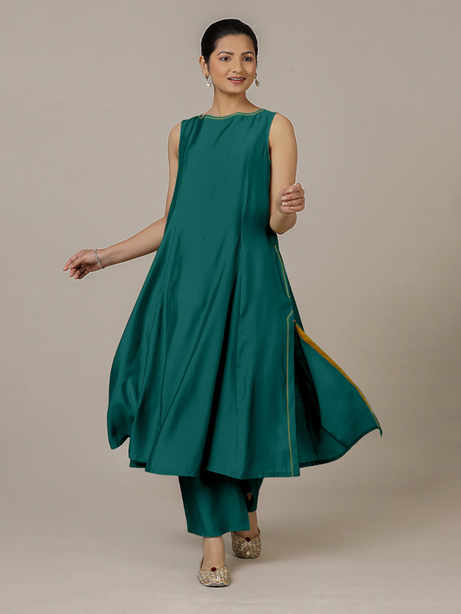 Sarah x Rozaana Kurta, in Green Viscose, featuring sleeveless and boat neckline, made for daily & work (view 5).