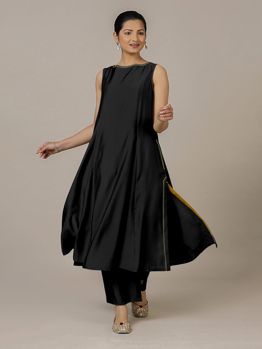 Sarah x Rozaana Kurta, in Black Viscose, featuring sleeveless and boat neckline, made for daily & work (view 6).