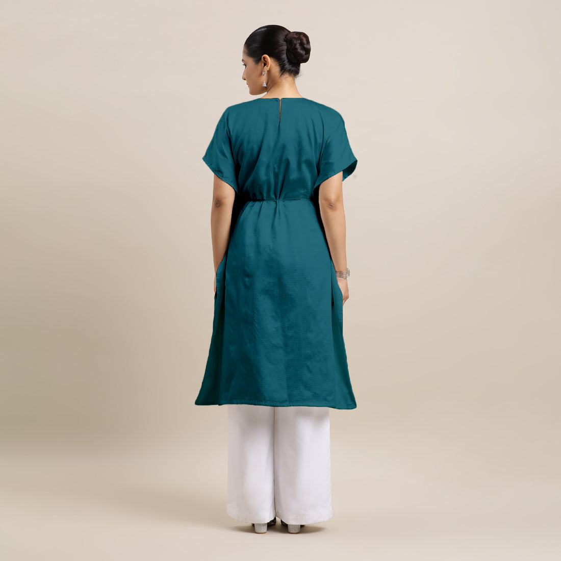 Siya x Rozaana Kurta, in Green Viscose, featuring elbow sleeves and v-neckline, made for daily & work (view 4).