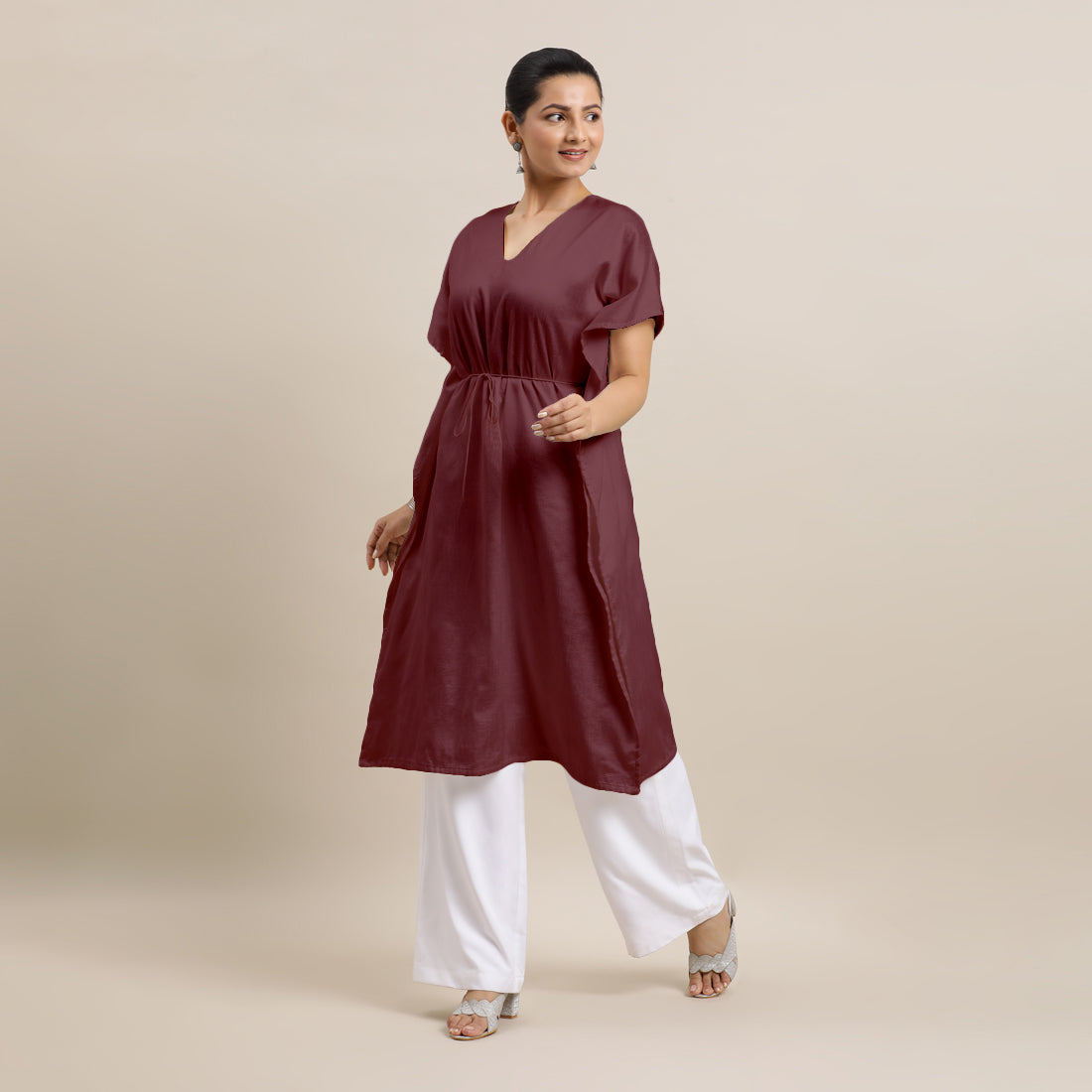Siya x Rozaana Kurta, in Maroon Viscose, featuring elbow sleeves and v-neckline, made for daily & work (view 3).